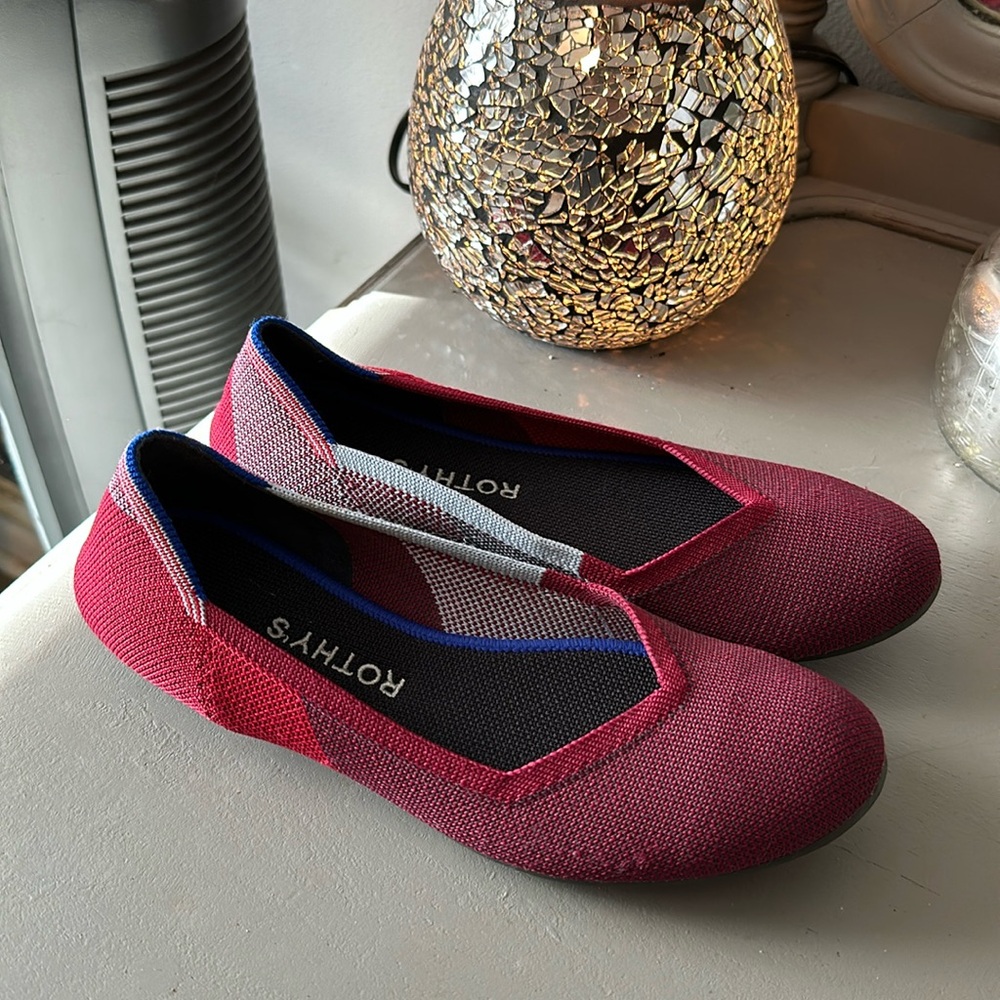 Rothy’s rounded toe flats 7 red pattern